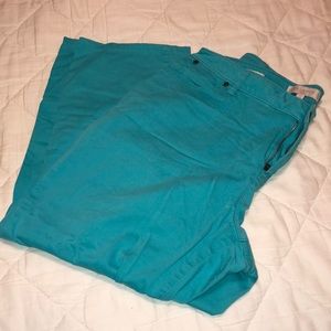 Curvy fit capris in teal/turquoise